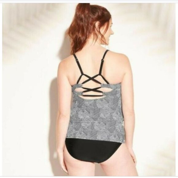 NWT S Black / White Ingrid and Isabel Maternity Tankini Top Criss Cross Patern - Picture 2 of 9